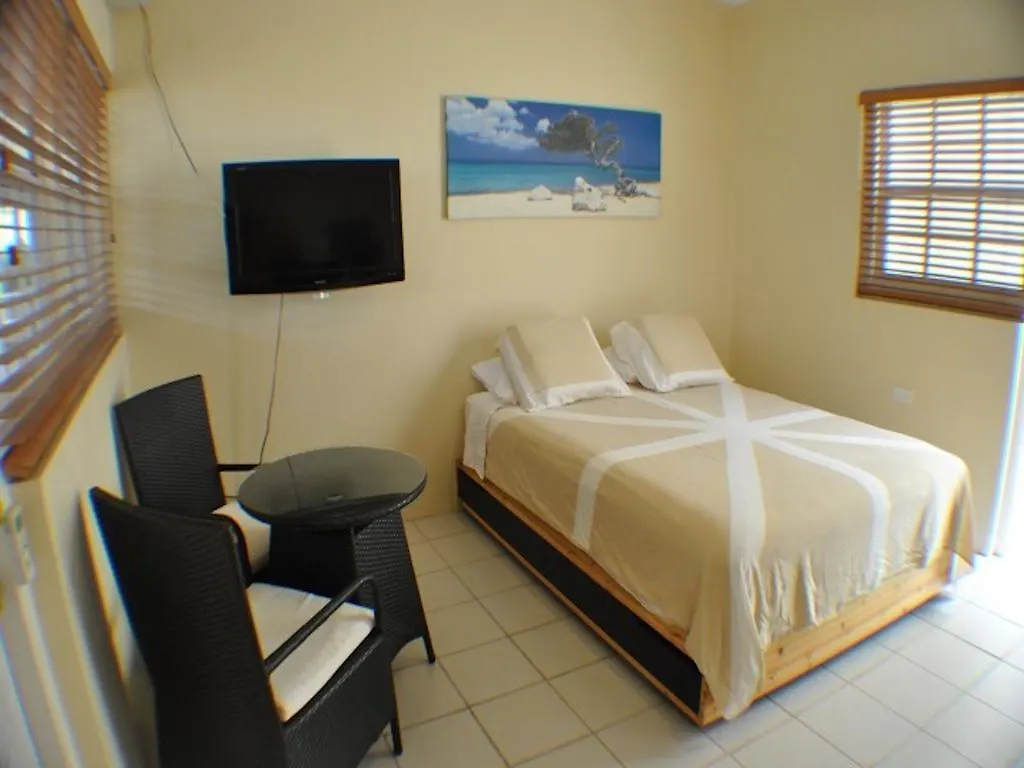 Stone Throw Apartment Oranjestad