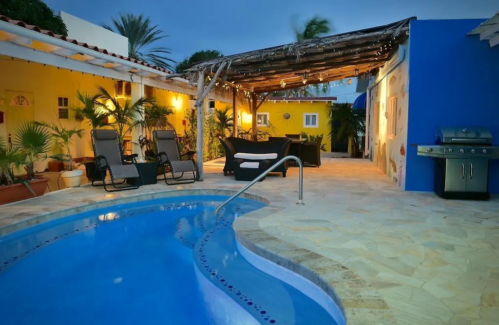 Stone Throw Apartment Oranjestad