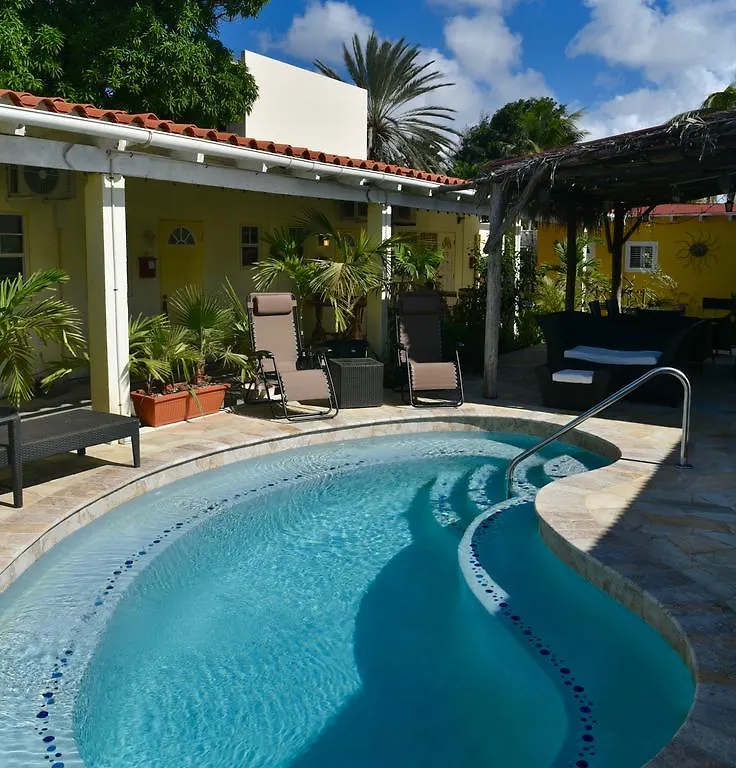 Stone Throw Apartment Oranjestad