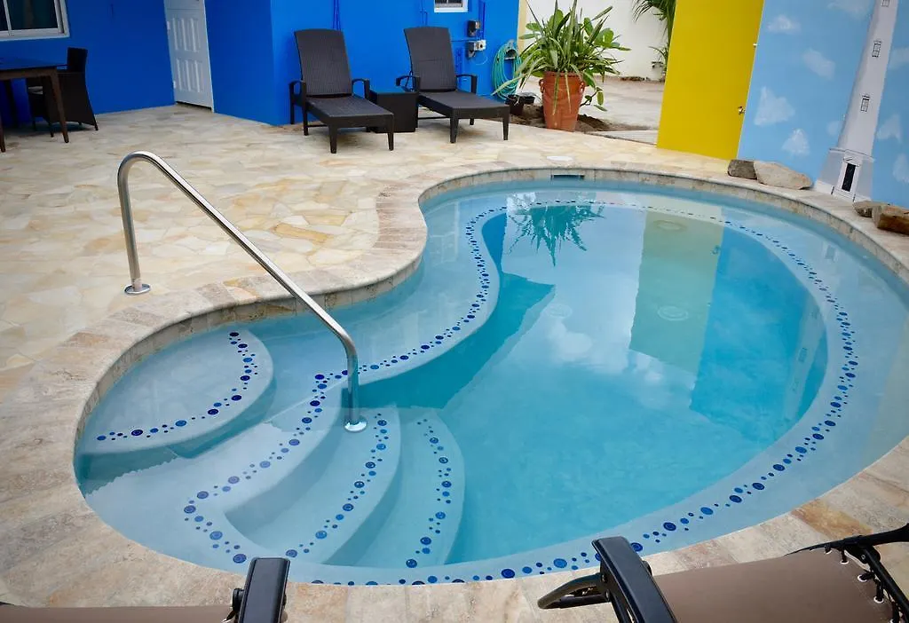 Stone Throw Apartment  Oranjestad