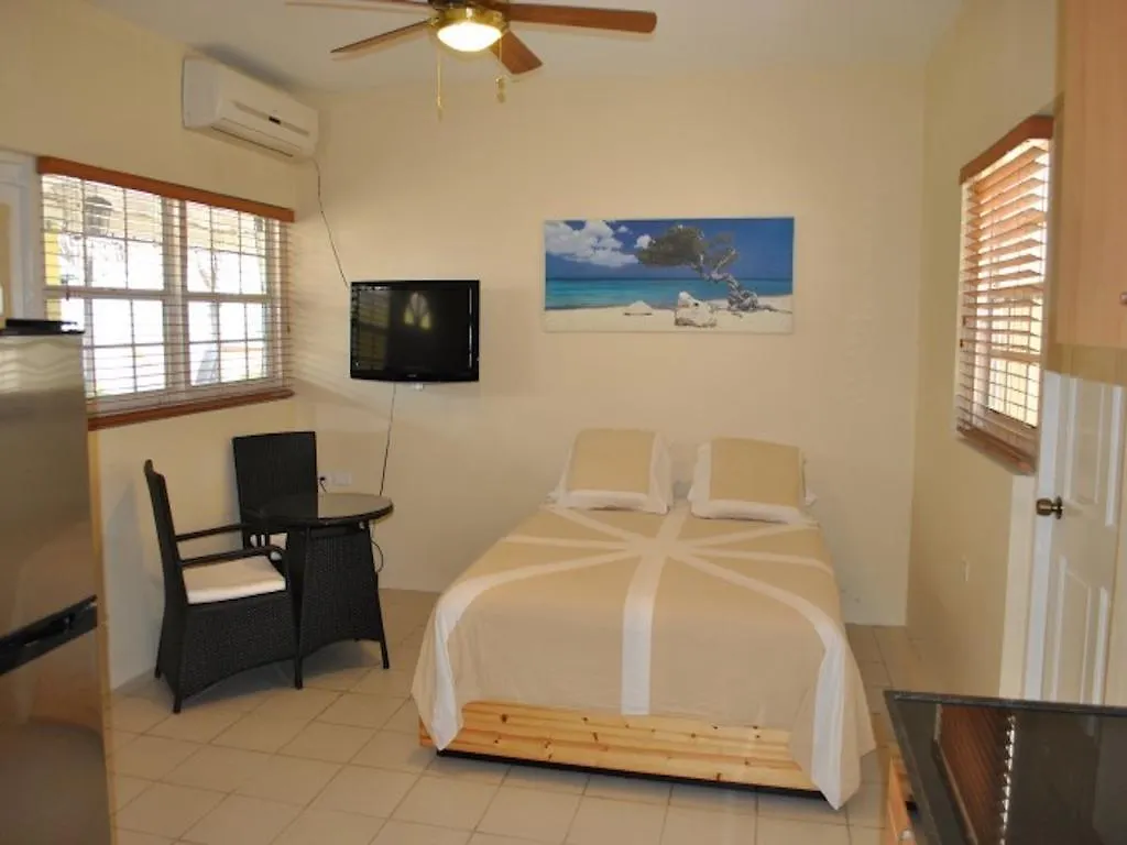 Stone Throw Apartment Oranjestad