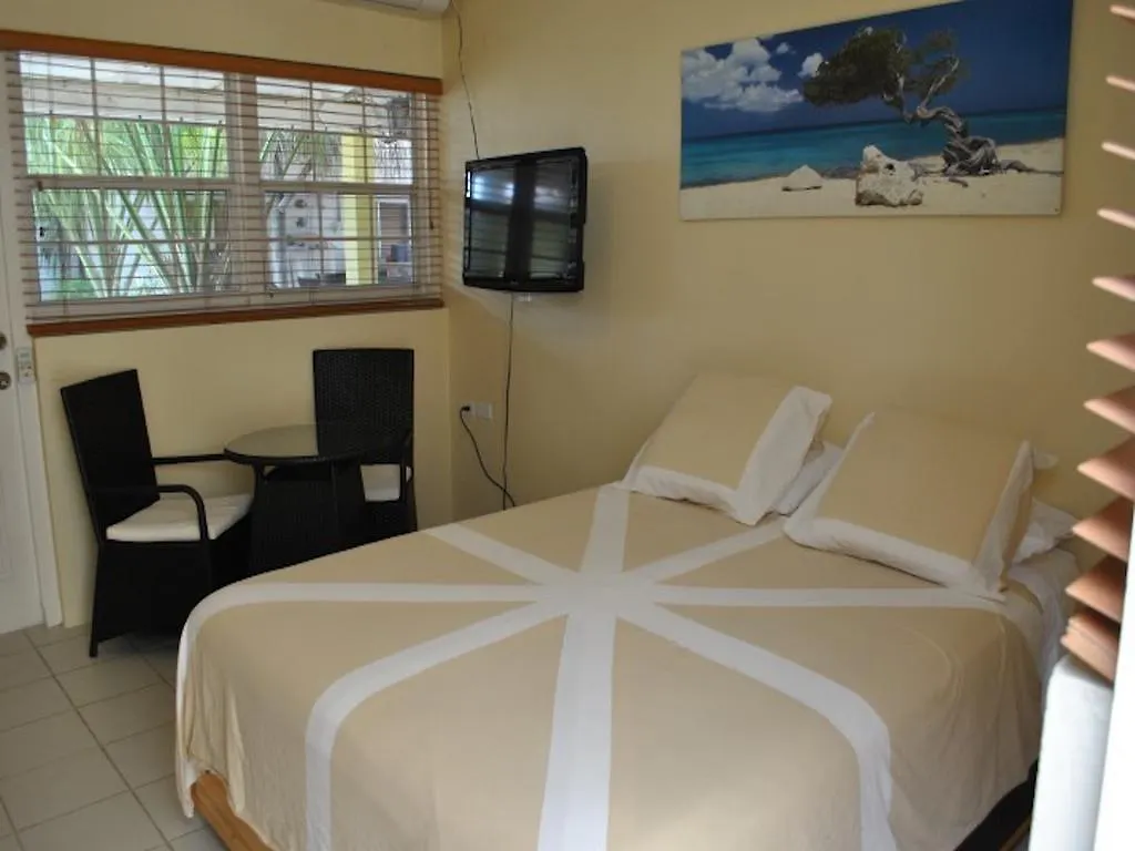 Stone Throw Apartment Oranjestad 0*,