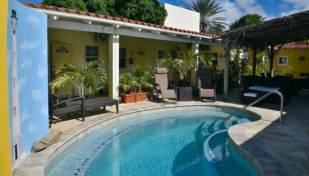 Stone Throw Apartment Oranjestad
