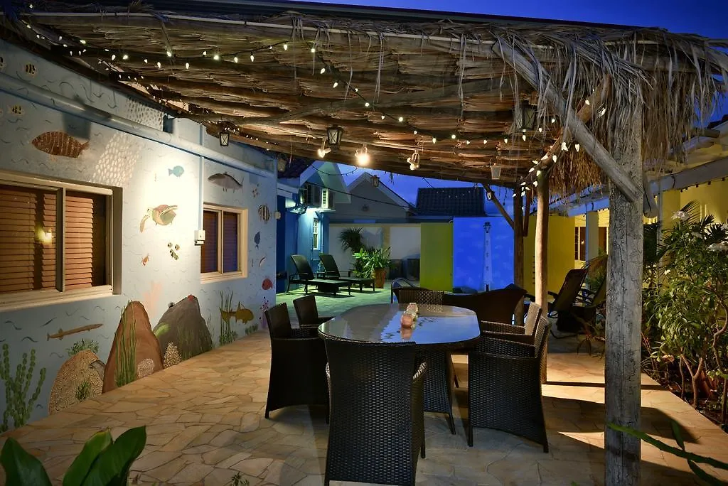 Stone Throw Apartment Oranjestad