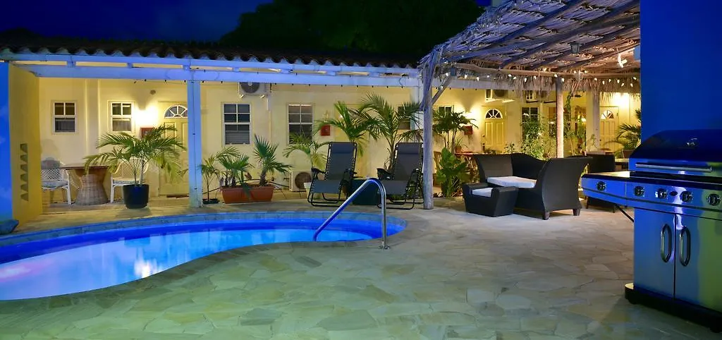 Stone Throw Apartment Oranjestad