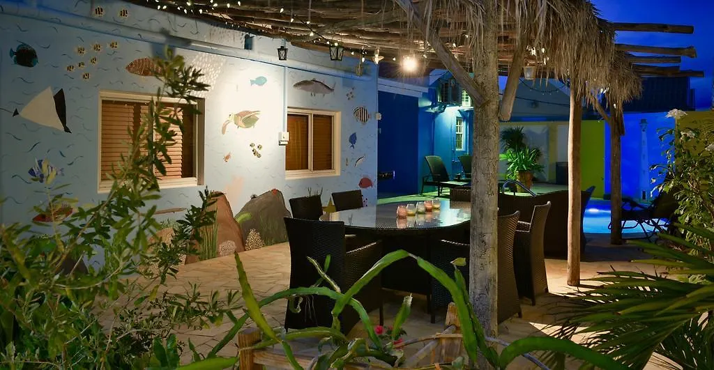 Stone Throw Apartment Oranjestad