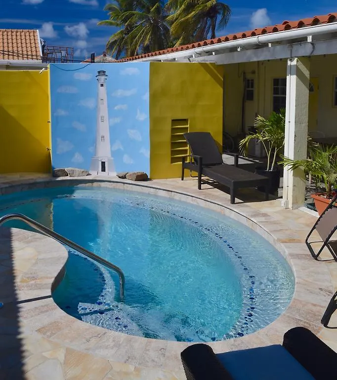 Stone Throw Apartment Oranjestad